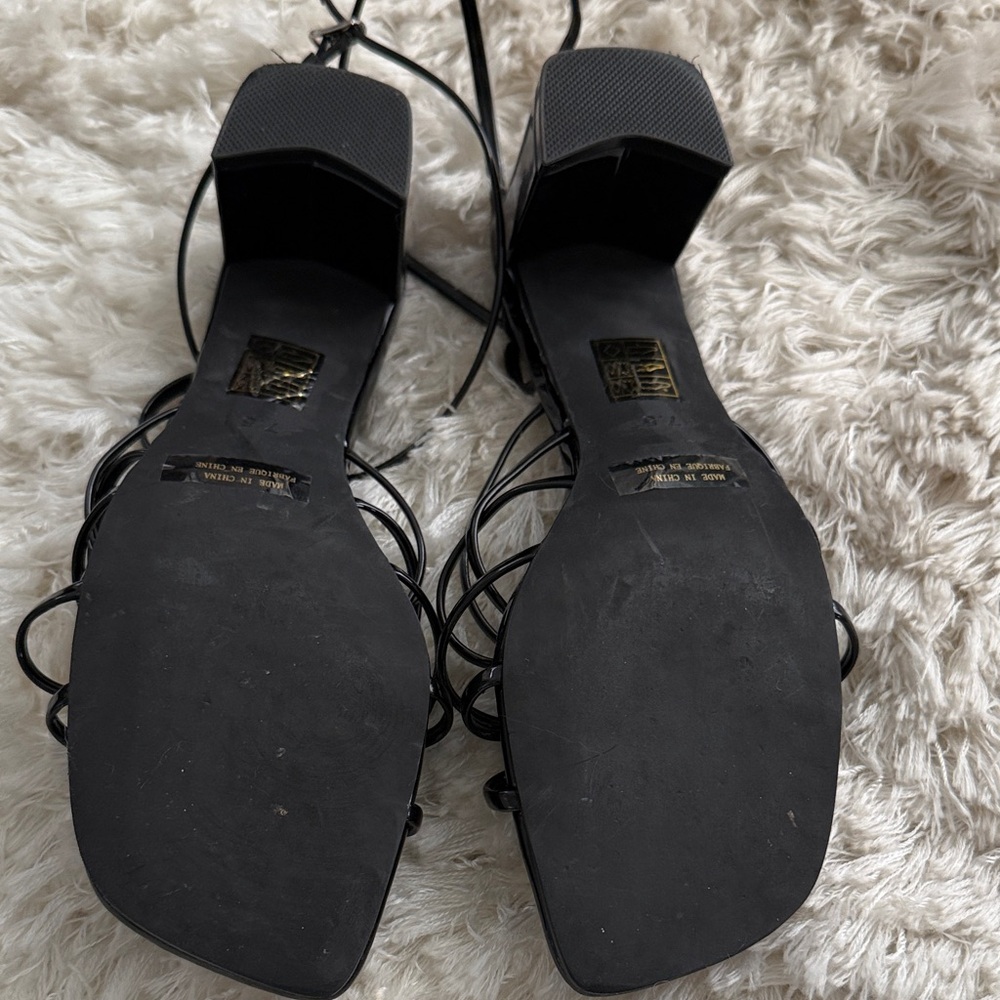 Jeffrey Campbell Black Heels with White Floral Detail - Picture 7 of 7